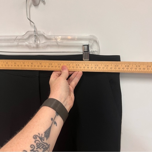 St. John Emma Cropped Black Dress Pants Trousers size 10 - Picture 9 of 14